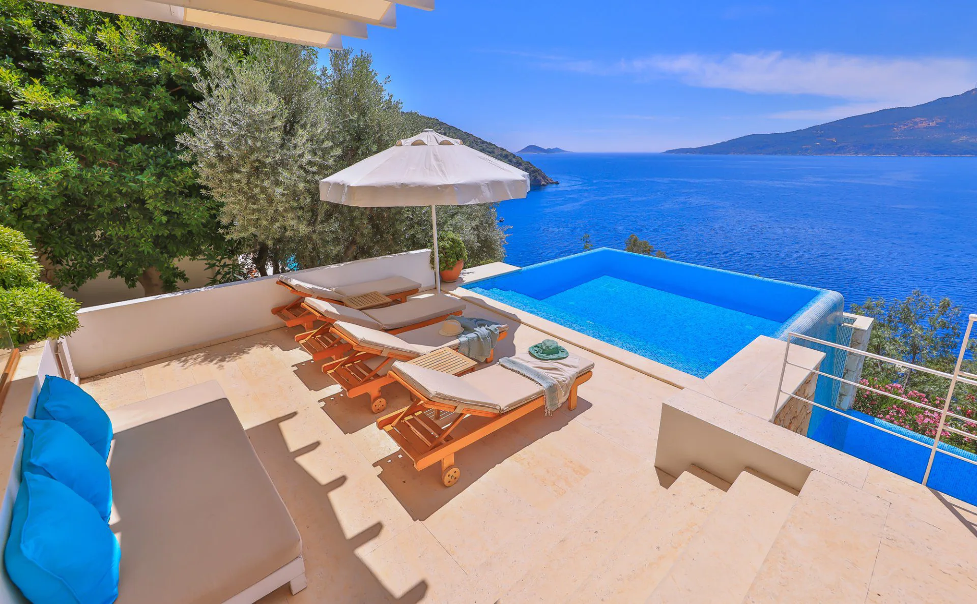 Master Double Bedroom
